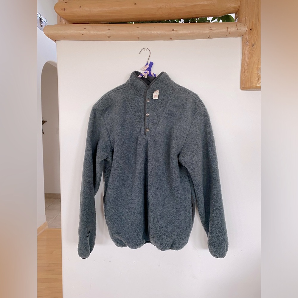 Helly Hansen Mens sweater.